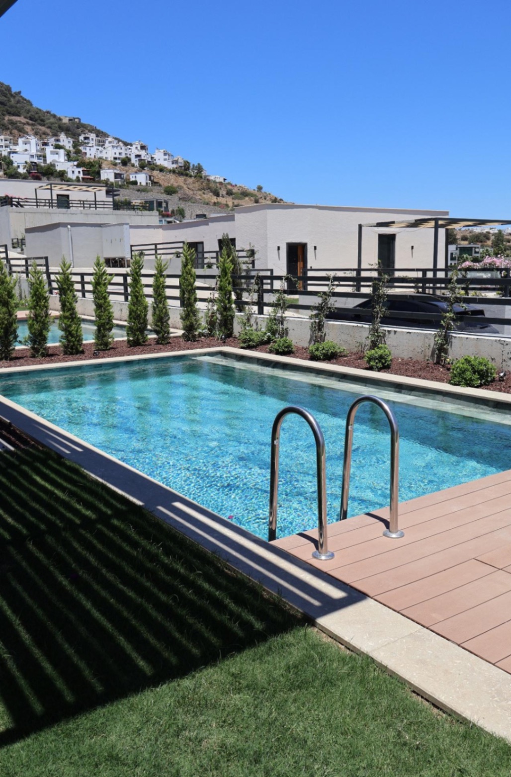 Villa havuzundan bir kare